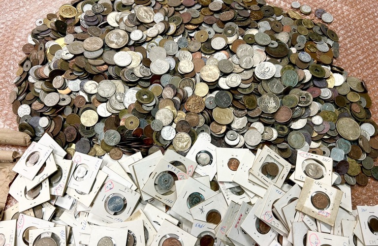 古銭や記念硬貨など、タンスに眠っていませんか？大分と別府に店舗展開する買取専門店はちふくなら高価買取致します！
