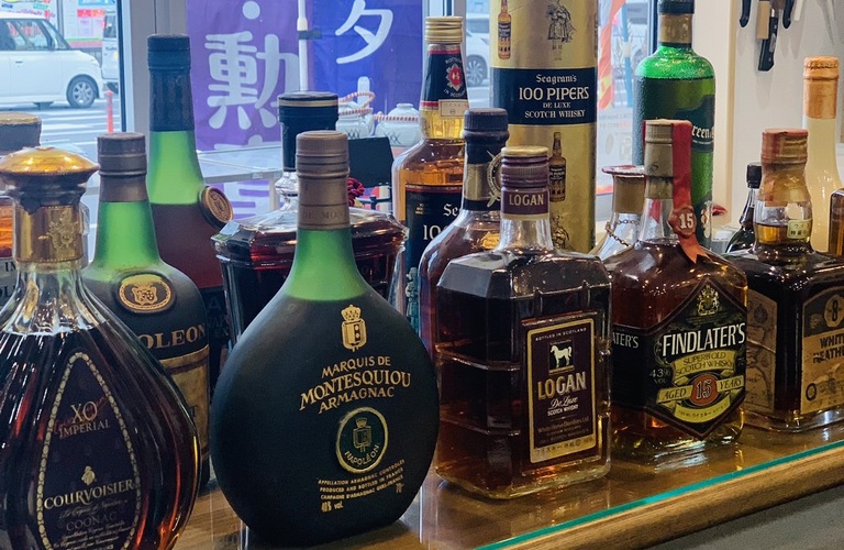 ご自宅に眠っているウイスキーやブランデーはございませんか？当店では、丁寧に査定し、高価買取いたします。